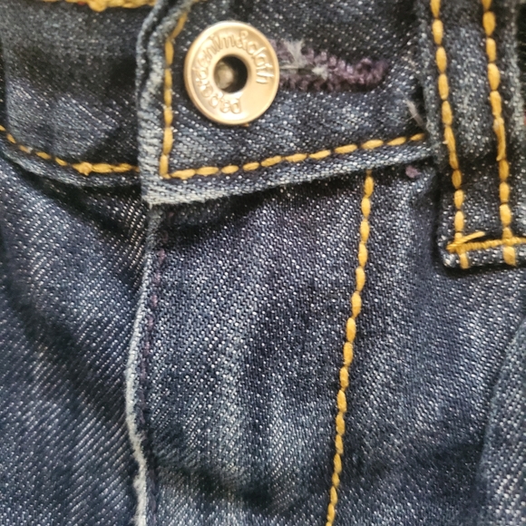 Jeans - Picture 3 of 3